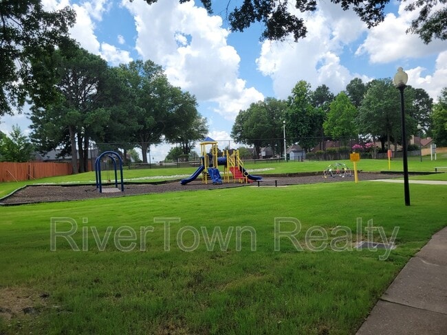 property at 4996 Woodberry Cove S