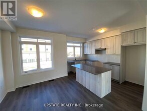 120 Purple Sage Dr in Brampton, ON - Building Photo - Building Photo