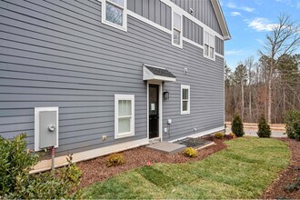 805 Naples Dr in Davidson, NC - Foto de edificio - Building Photo