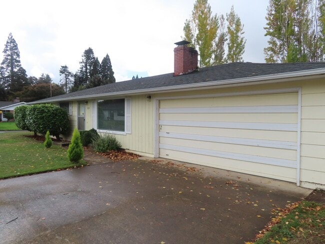 315 Oak Leaf Dr in Eugene, OR - Building Photo - Building Photo