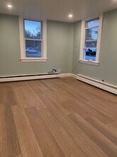 16 Garrison St, Unit 1 in Brunswick, ME - Building Photo - Building Photo