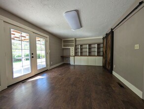 2236 SW Ladow Ave in Pendleton, OR - Building Photo - Building Photo