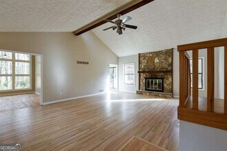 4330 Laurel Summit Ct in Smyrna, GA - Foto de edificio - Building Photo