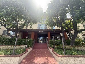 12830 Burbank Blvd in Los Angeles, CA - Building Photo - Building Photo