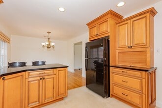 520 Hyman Ave in West Islip, NY - Building Photo - Building Photo