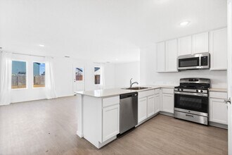 1347 Neria Lp in San Antonio, TX - Building Photo - Building Photo