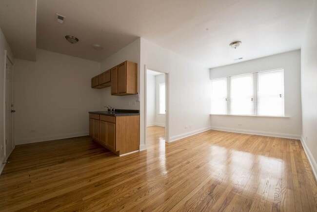 3600 W Franklin Blvd Chicago, IL 60624 in Chicago, IL - Foto de edificio - Building Photo