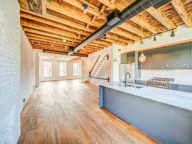607 Hancock St, Unit 2
