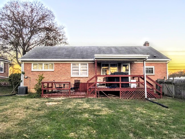 9906 Sharpsburg Pike in Hagerstown, MD - Building Photo - Building Photo