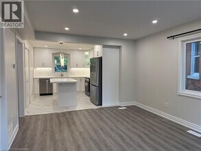 87 Peter St in Hamilton, ON - Building Photo - Building Photo
