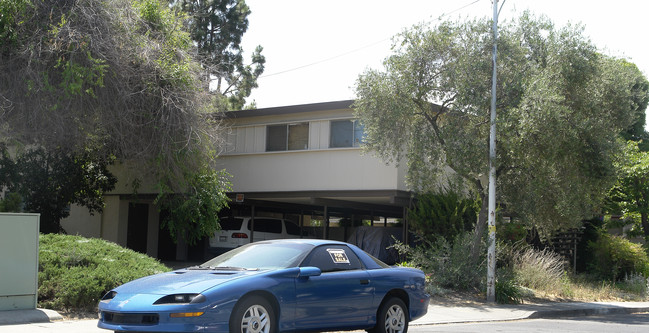 1492 Marclair Dr in Concord, CA - Foto de edificio - Building Photo