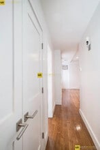 11 Temple St, Unit 5 in Boston, MA - Foto de edificio - Building Photo