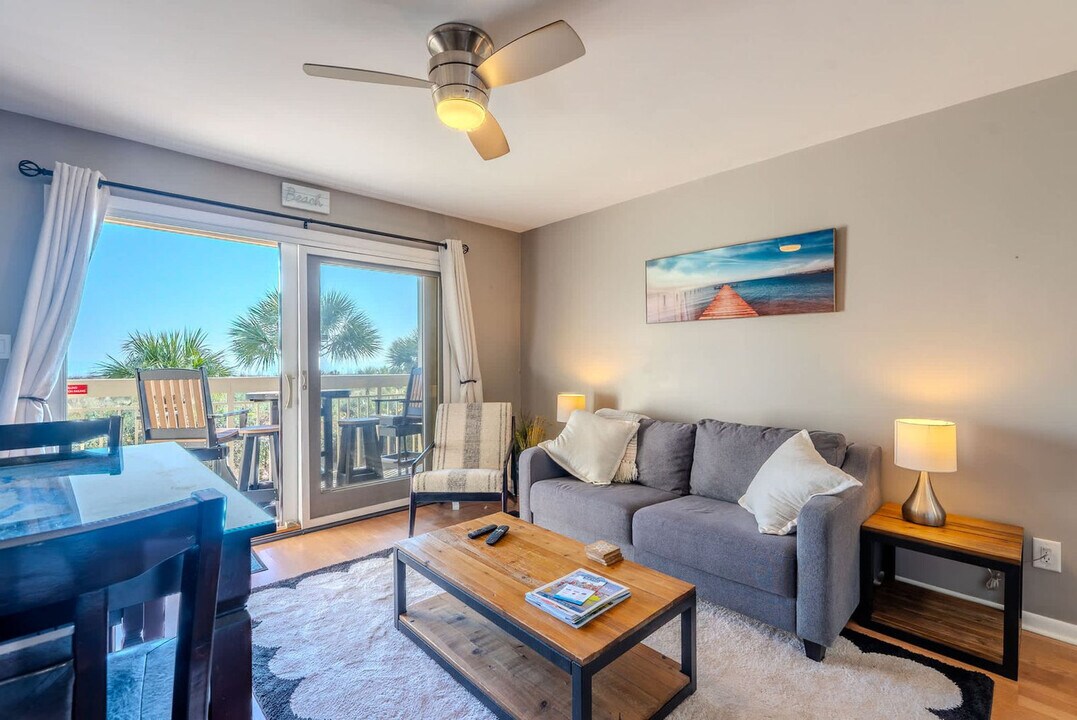 4 N Forest Beach Dr in Hilton Head Island, SC - Building Photo