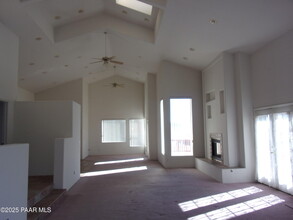 9737 E Rancho Vista Dr in Prescott Valley, AZ - Building Photo - Building Photo