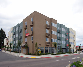 4391-4395 El Cajon Blvd in San Diego, CA - Foto de edificio - Primary Photo