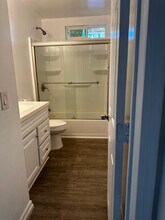 9490 Elm Ave in Fontana, CA - Foto de edificio - Building Photo