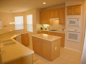 19118 High Canyon Ln in Tomball, TX - Foto de edificio - Building Photo