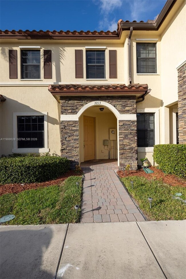 3213 SE 6th St in Homestead, FL - Building Photo - Building Photo