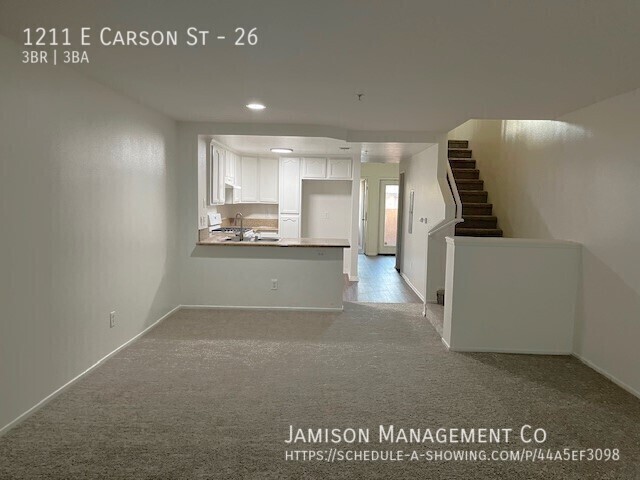 1211 E Carson St in Carson, CA - Foto de edificio - Building Photo