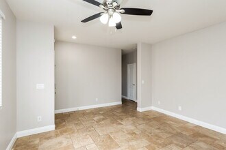 1007 Welkin St in Henderson, NV - Foto de edificio - Building Photo