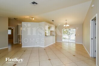 8441 Bahamas Rd in Ft. Myers, FL - Building Photo - Building Photo