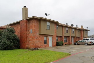 3064 Tudor Ln in Irving, TX - Building Photo - Building Photo