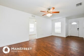 37 Bonaire Pl in Umatilla, FL - Building Photo - Building Photo