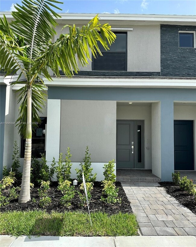 235 NE 3rd Ave in Florida City, FL - Building Photo - Building Photo