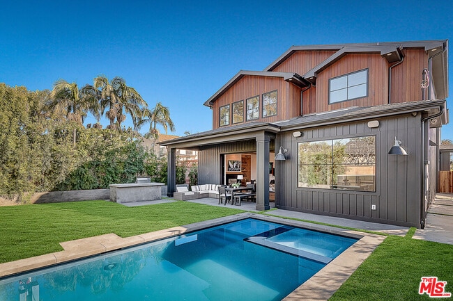 12561 Westminster Ave in Los Angeles, CA - Building Photo - Building Photo