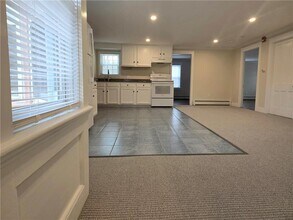 354 Old Boston Neck Rd in Narragansett, RI - Building Photo - Building Photo