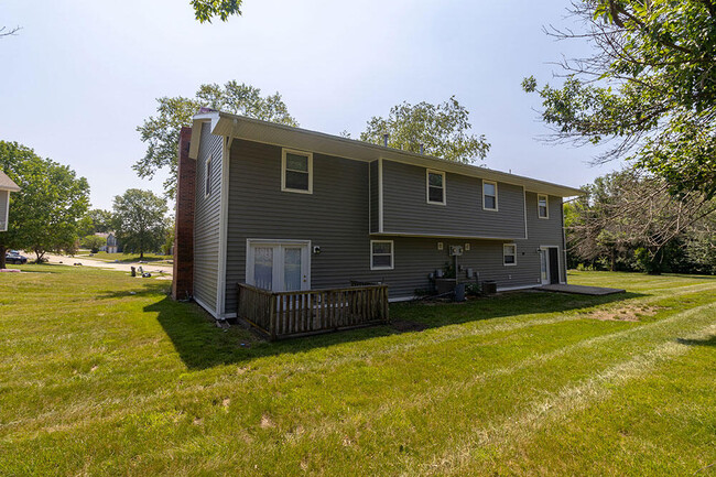 1905 Mirtle Grove Ct in Columbia, MO - Building Photo - Building Photo