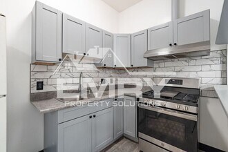 942 S Gerhart Ave in City Of Commerce, CA - Foto de edificio - Building Photo