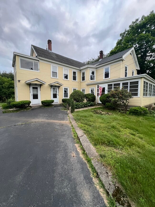 195 Gates Pond Rd, Unit 195 Gates Pond Rd in Berlin, MA - Building Photo - Building Photo