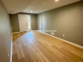 203 NW Market Pl in Lee's Summit, MO - Building Photo - Building Photo