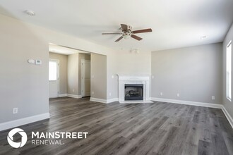 1811 Savannas Run Dr in Greensboro, NC - Building Photo - Building Photo