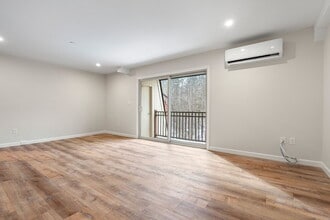 Folly Hill Meadows in Beverly, MA - Building Photo - Building Photo