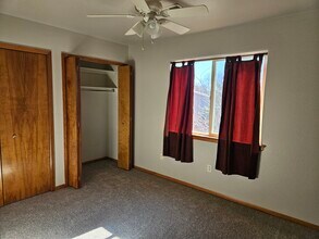 1018 Winona Circle in Loveland, CO - Foto de edificio - Building Photo