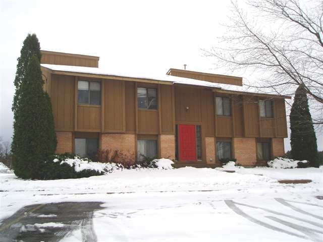 7100 N Long Lake Rd in Traverse City, MI - Building Photo