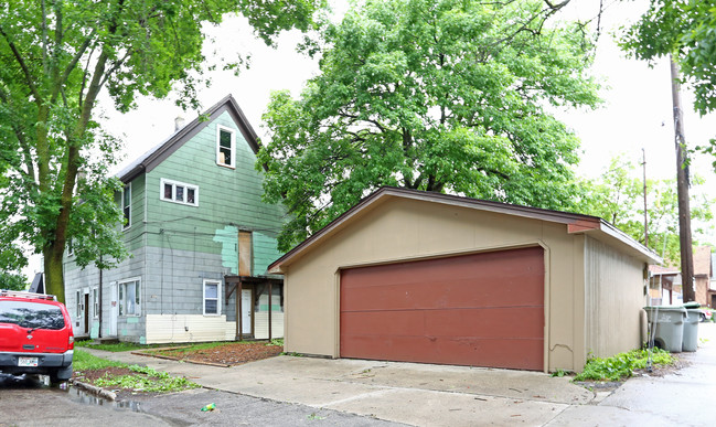 1800 W Greenfield Ave in Milwaukee, WI - Building Photo - Building Photo