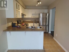 131 Braddock Private in Ottawa, ON - Building Photo - Building Photo