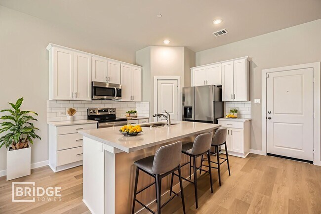 property at 1000 Hudson Wy