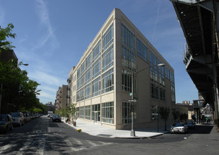 950 Westchester Ave in Bronx, NY - Building Photo - Building Photo