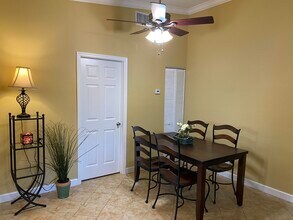 11905 Sturbridge Ln in Wellington, FL - Foto de edificio - Building Photo