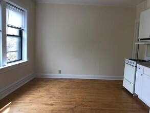 1742 W Estes Ave in Chicago, IL - Building Photo - Building Photo