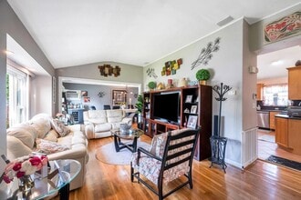 24 Adams St in Deer Park, NY - Building Photo - Building Photo