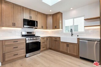 3431 Edgehill Dr in Los Angeles, CA - Building Photo - Building Photo