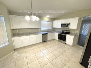 706 S Golden Key St in Gilbert, AZ - Foto de edificio - Building Photo