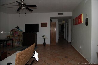 204 Sunrise Dr-Unit -204A in Key Biscayne, FL - Foto de edificio - Building Photo