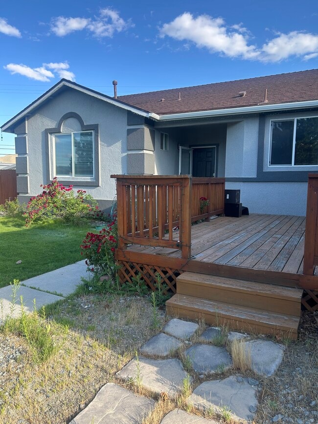 property at 18122 Lake Hills Ct