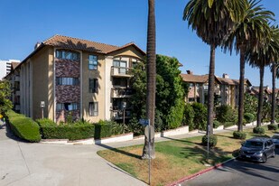 Casa Palmero in Los Angeles, CA - Building Photo